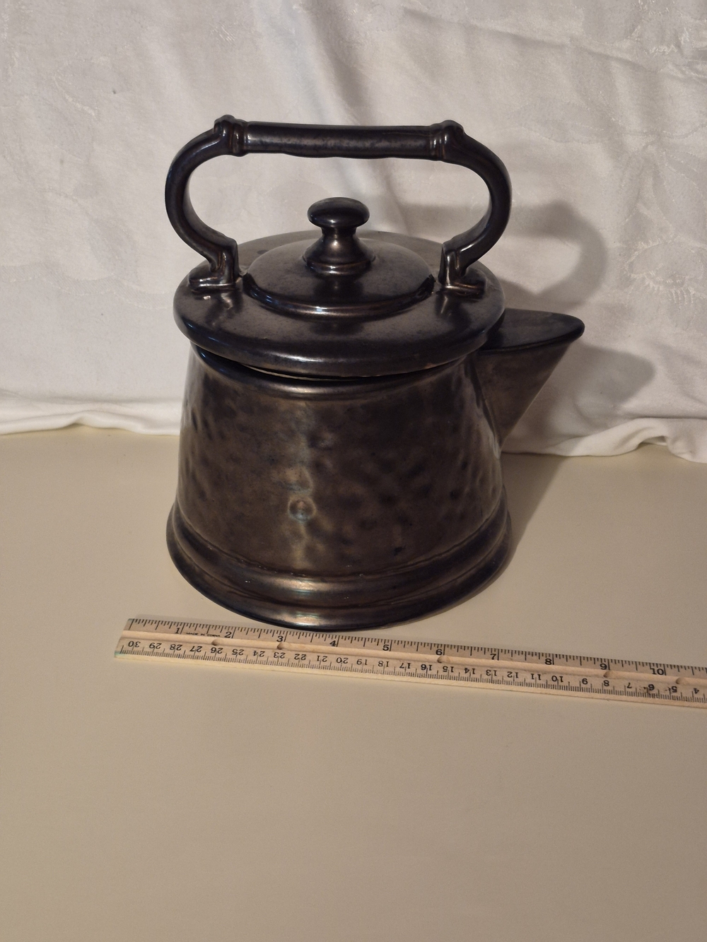 Vintage Mccoy Hammered Cookie Kettle In Dark Bronze